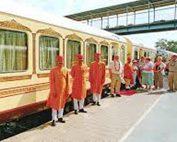 PALACE ON WHEELS TRAIN TOUR